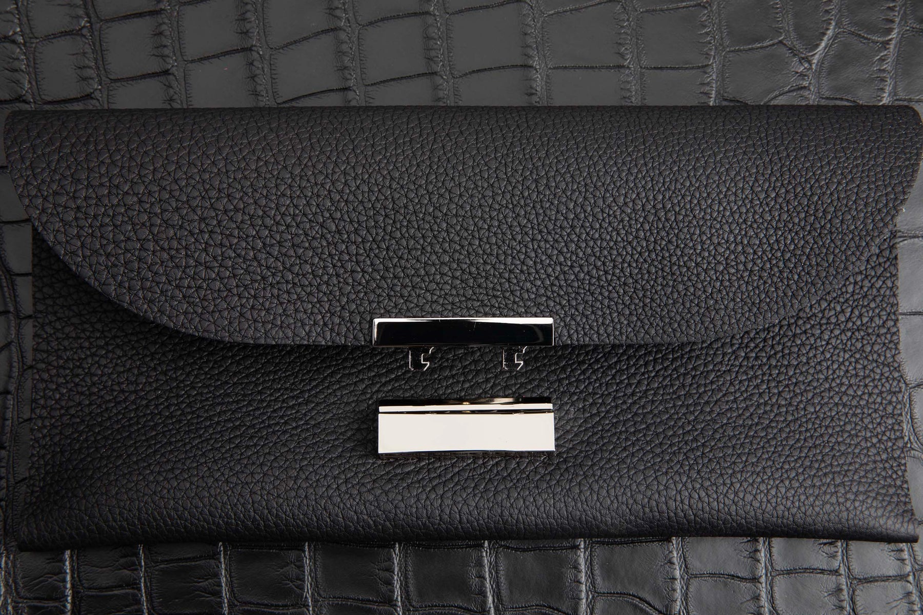 Urias - Luxury Clasp (Stainless Steel)